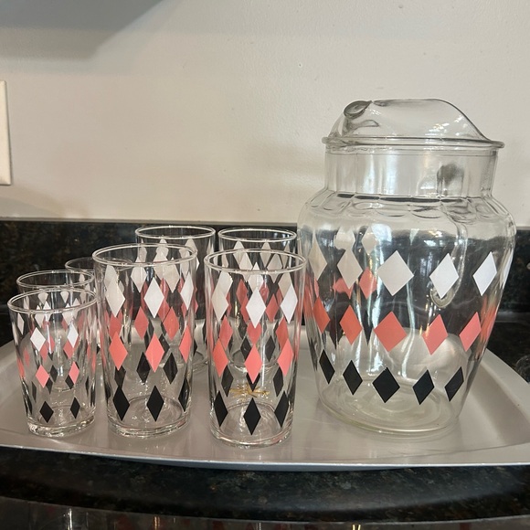 Vintage MCM Harlequin Diamond Pitcher & 7 Glasses Set – Pink, Black & White - Picture 6 of 10